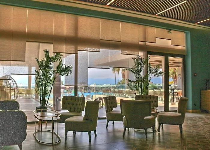 Almyros Beach Resort & Spa